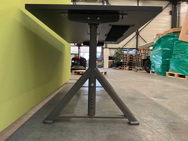 In hoogte verstelbaar bureau - afbeelding 4 van  5