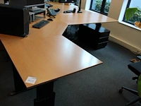 In hoogte verstelbaar hoekbureau, afm. 280 x 200 cm, incl. verrijdbare ladekast. - afbeelding 3 van  3