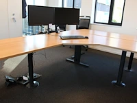 In hoogte verstelbaar werkeiland met verrijdbare ladekast. afmeting in deze opstelling 360 x 300 cm. - afbeelding 5 van  6
