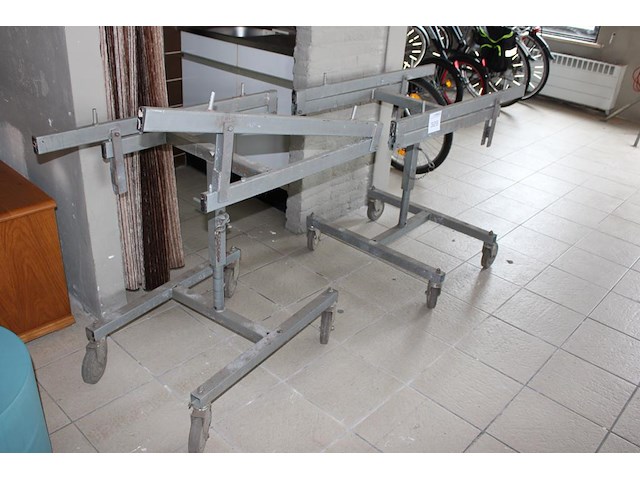 In hoogte verstelbare bokken. - afbeelding 1 van  2