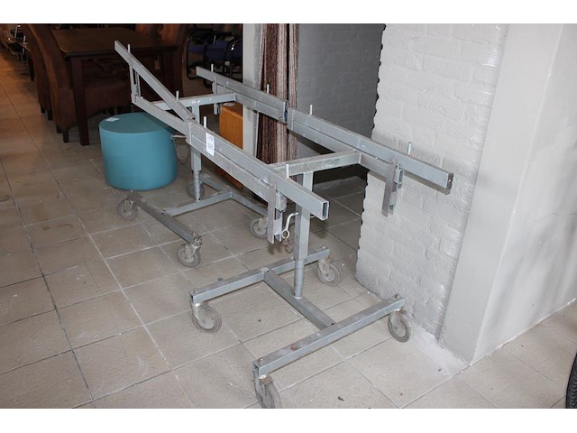 In hoogte verstelbare bokken. - afbeelding 2 van  2