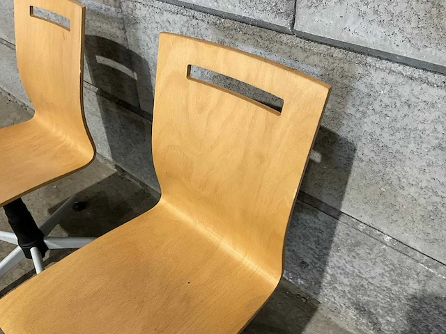 In hoogte verstelbare draaistoel (25x) - afbeelding 5 van  6