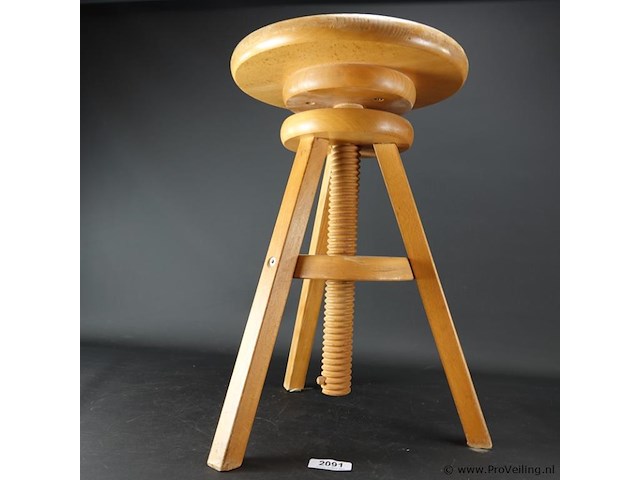 In hoogte verstelbare houten kruk - afbeelding 3 van  5