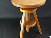 In hoogte verstelbare houten kruk - afbeelding 4 van  5