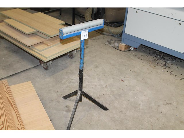 In hoogte verstelbare machineknecht met rolbreedte 40 cm. - afbeelding 1 van  2