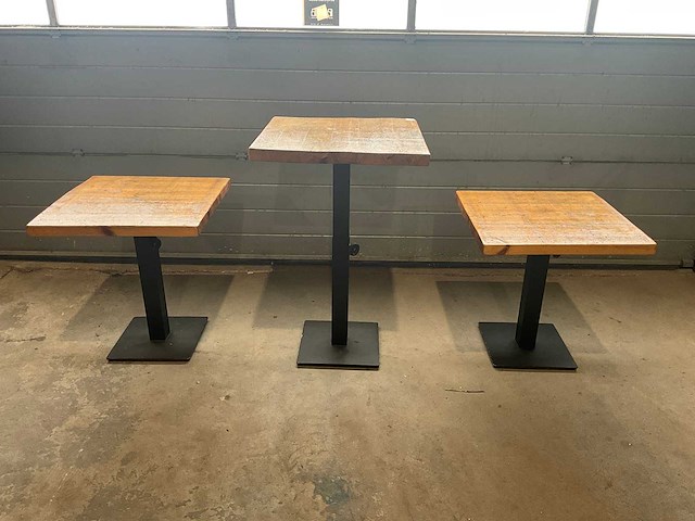 In hoogte verstelbare restauranttafel (3x) - afbeelding 1 van  8