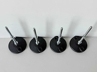 In hoogte verstelbare stevige voetplaten. ( 4x ) - afbeelding 1 van  3
