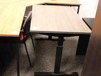 In hoogte verstelbare werktafel, afm. 120 x 80 cm. - afbeelding 1 van  2