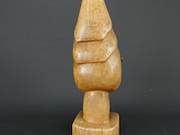 In hout gesneden buste - afbeelding 3 van  5