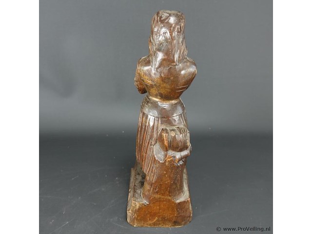 In hout gesneden figuur - afbeelding 3 van  5