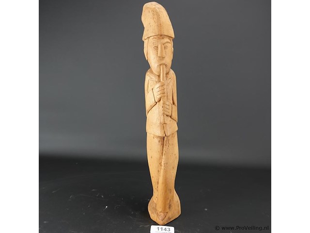 In hout gesneden fluitspeler - afbeelding 1 van  5