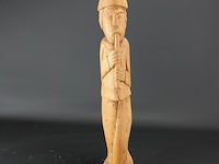 In hout gesneden fluitspeler - afbeelding 1 van  5