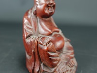 In hout gesneden happy boeddha - afbeelding 4 van  5