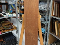 In hout gesneden indische voorstelling - afbeelding 5 van  5