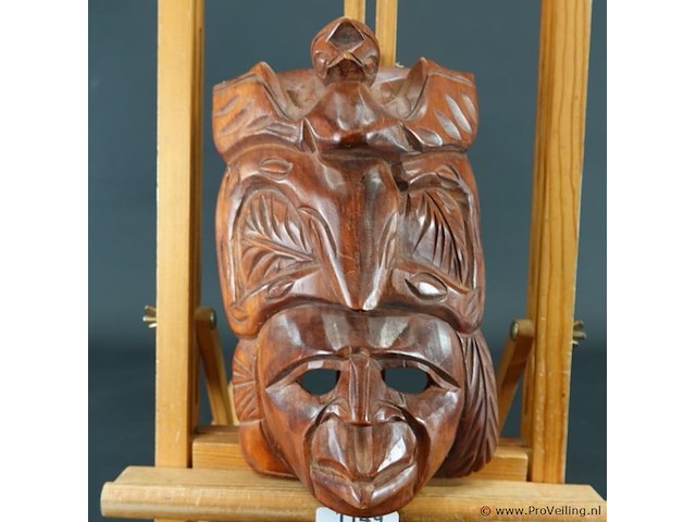 In hout gesneden masker - afbeelding 1 van  5