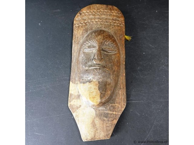 In hout gesneden masker - afbeelding 2 van  5
