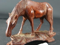 In hout gesneden paard - afbeelding 1 van  5