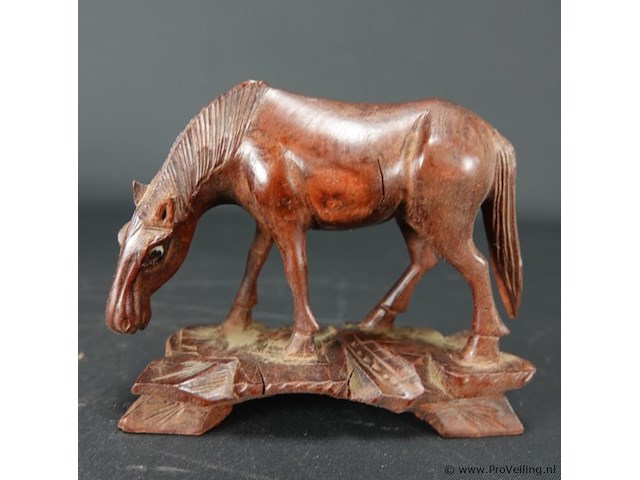 In hout gesneden paard - afbeelding 2 van  5