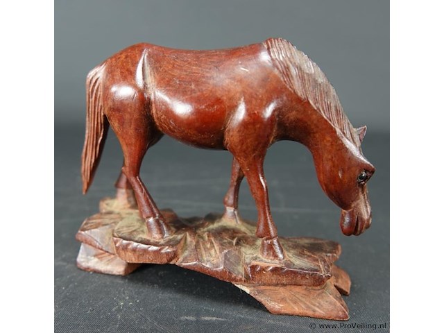 In hout gesneden paard - afbeelding 4 van  5