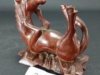 In hout gesneden paard - afbeelding 1 van  5