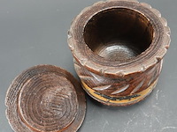 In hout gesneden tabakspot - afbeelding 4 van  5
