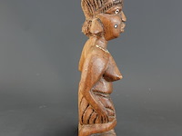 In hout gesneden yombe phemba (moederfiguur) of een nkisi fetisj - afbeelding 2 van  4