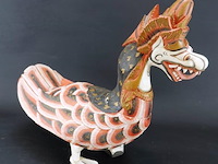 In hout handgesneden en beschilderd indonesische gestileerde garoeda. - afbeelding 4 van  5