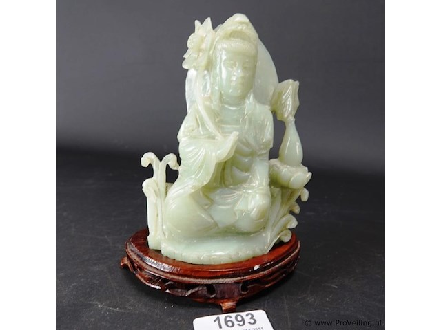 In jade gesneden quan yin - afbeelding 1 van  5