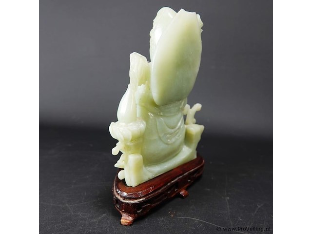 In jade gesneden quan yin - afbeelding 3 van  5