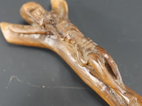 In olijfhout gesneden crucifix - afbeelding 3 van  5