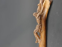In olijfhout gesneden crucifix - afbeelding 4 van  5