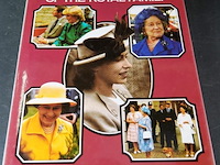 In public view - afbeelding 1 van  5