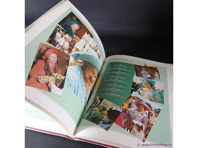 In public view - afbeelding 4 van  5