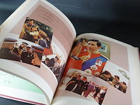 In public view - afbeelding 5 van  5