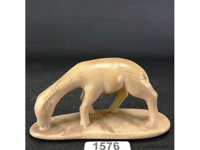 In steen gesneden beest - afbeelding 1 van  5