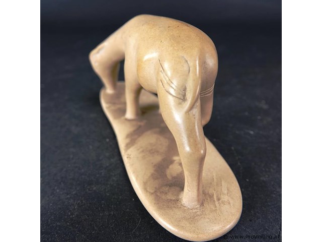 In steen gesneden beest - afbeelding 3 van  5