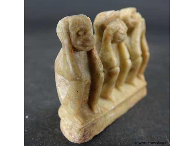 In steen gesneden horen, zien, zwijgen - afbeelding 2 van  3