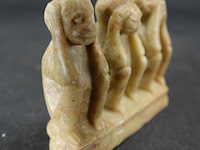 In steen gesneden horen, zien, zwijgen - afbeelding 2 van  3