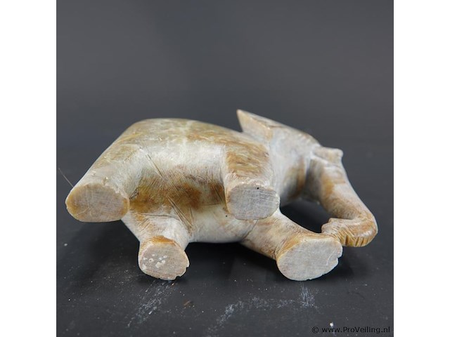 In steen gesneden olifant - afbeelding 5 van  5