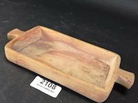 In steen gesneden schaal