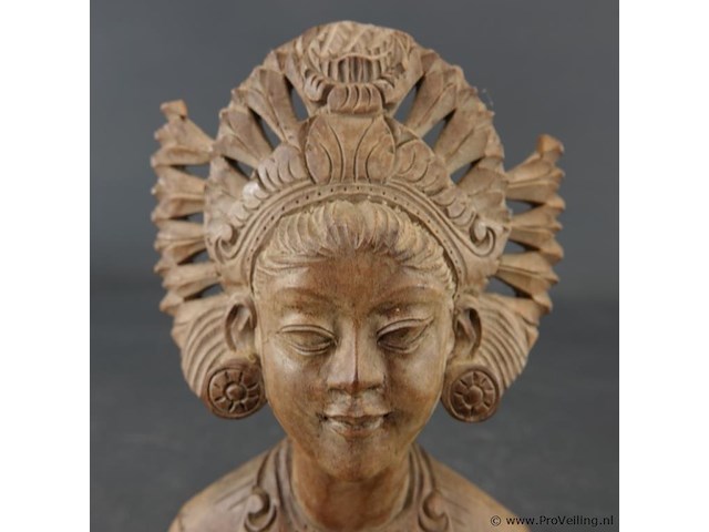 In teakhout gesneden buste van een indische dame - afbeelding 2 van  5
