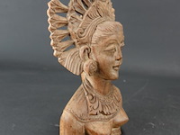In teakhout gesneden buste van een indische dame - afbeelding 3 van  5