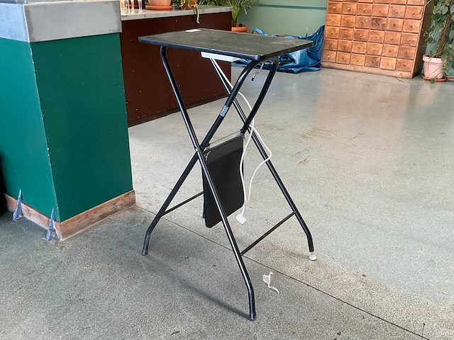 In-/uitklapbare tafel - afbeelding 1 van  2