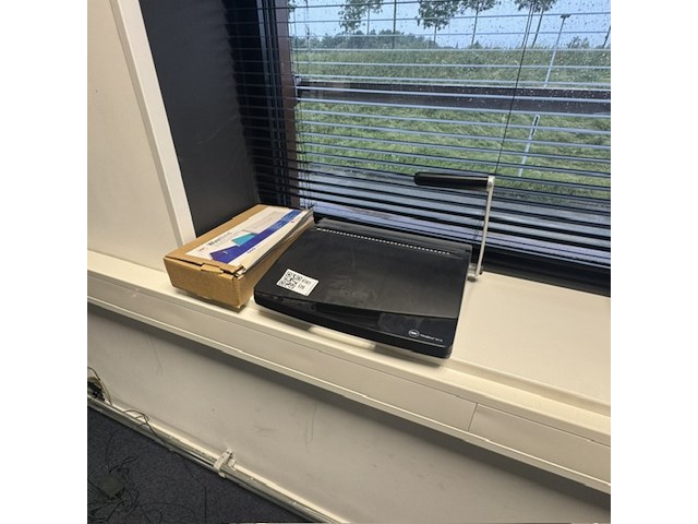Inbindmachine, gbc, met doos inbindringen - afbeelding 1 van  3