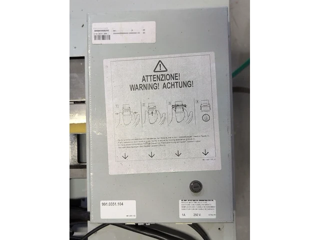 Inbouw combi magnetron met inbouw afzuigkap whirlpool en neff - afbeelding 3 van  9