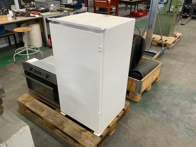 Inbouw koelkast en inbouw oven - afbeelding 1 van  4