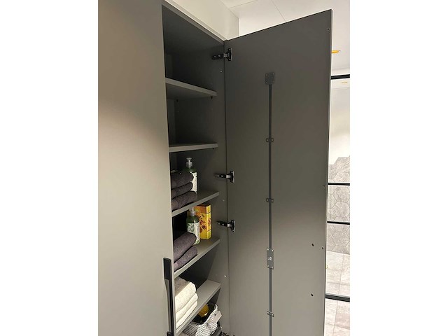 Inbouw wandkast 170 x 210 cm - afbeelding 8 van  8
