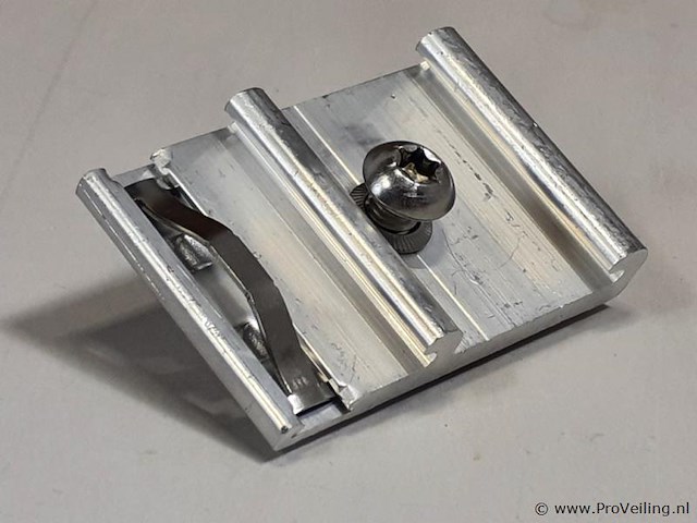 Inbouwbeugels t.b.v. zonnepanelen - ca. 200 stuks - afbeelding 3 van  4