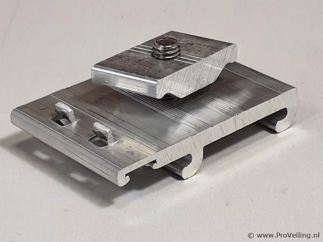 Inbouwbeugels t.b.v. zonnepanelen - ca. 200 stuks - afbeelding 4 van  4