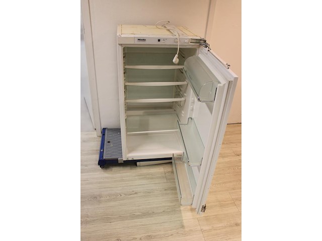 Inbouwkoelkast miele, afm. 56 x 55 x102 cm. - afbeelding 2 van  2